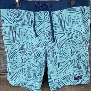 Patagonia Men's Teal and Navy Palm Leaf Board Shorts Swim Trunks Size 36